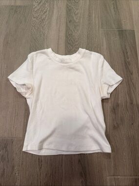 TNA Women’s Classic White Short-Sleeve Tee Size Small